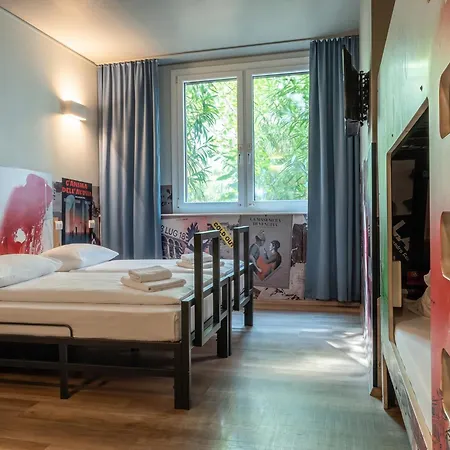 Hotel A&o Venezia 2*