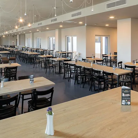 A&o Venezia Отель Местре